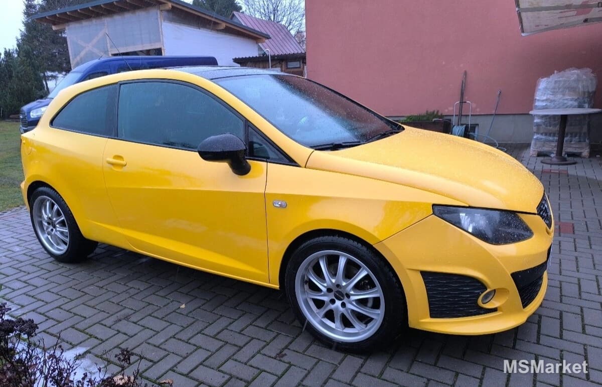SEAT IBIZA 2010 petrol